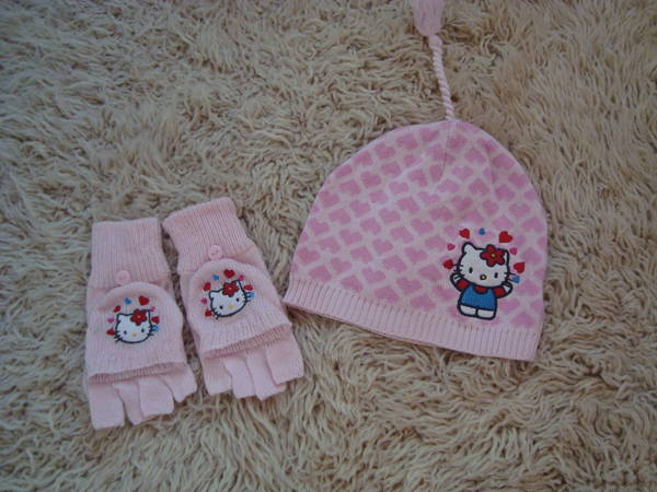 шапка и ръкавички на Н - М Hello Kitty 15лв. DSC030161.JPG Big