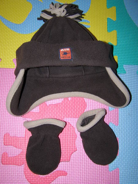 Страхотен лот поларени шапка и ръкавички Mothercare PA040148.JPG Big