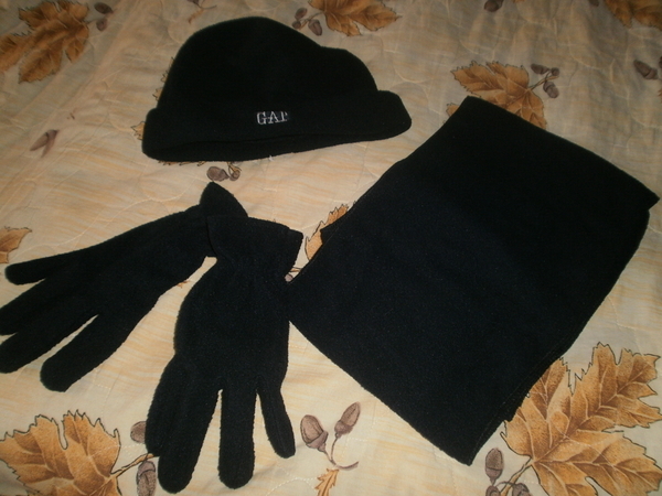 Нов комплект шал, шапка и ръкавици с надпис GAP katrin7_PA251429.JPG Big