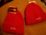 Две нови страхотни червени шапки на Kitti ! Отлични за близнаци ! DSC057361.JPG