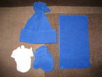 Комплект поларени шапка,шал и ръкавички с подарък още едни ръкавички IMG_61991.JPG