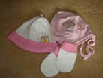Лот за бебка шапка с ръкавички и още една подарък Picture1011_1121.jpg