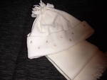 лот в бяло шал и шапка SUC56250.JPG