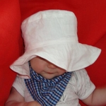 Детска шапка   шал n_bebe_6apka_bialo_len.JPG