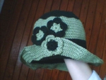 Зелена шапка с цветя vesi85_3.jpg