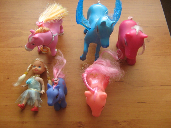 Twilight Ponies и още 4 бр. понита с кукла-8 лв. mimka80_IMG_3327.JPG Big
