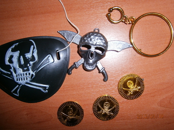 Пиратски дреболии и други -някои от Киндер-Подарък при покупка vivival_111.jpg Big