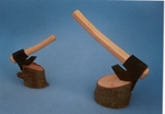 сувенирче-дървена брадвичка на пънче vali-bali_toporki1.jpg