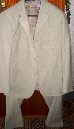 Мъжки костюм Парушев 120,00лв/намалявам на 100лв по случай наближаващите балове/ IMG_24721.JPG Big
