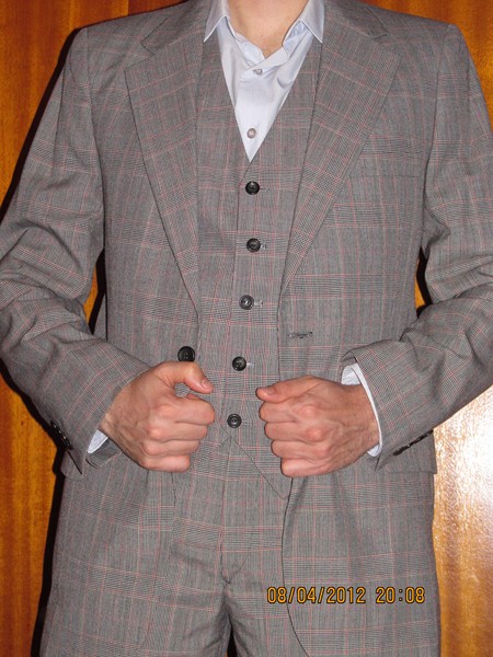 Продавам мъжки костюм taniasp_IMG_1236_Copy_.JPG Big