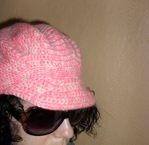 ръчно плетена зимна шапка с козирка Dulce_Carmen_SDC15659.JPG Big
