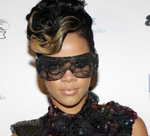 Оригинално решение на очила! Rihanna-wearing-kerin-rose-lace-sunnies.jpg