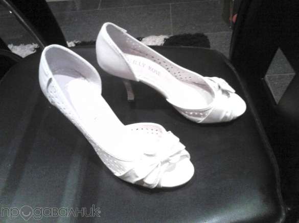 Бели обувки с ток cura12_15383097_1_585x461.jpg Big