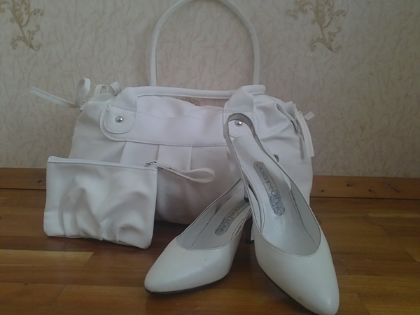 Бяла чанта с портмоне и бели обувки от естествена италианска кожа-н-р 35 1/2 с вклчена поща fire_lady_29062011087.JPG Big