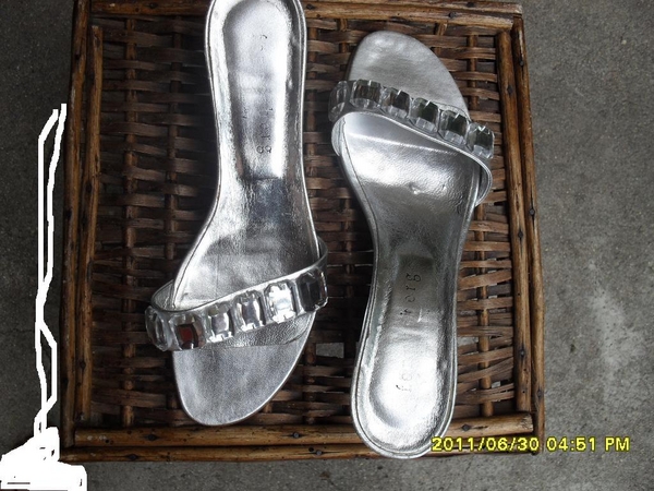 сребристи чехли със златен ток--номер 40 roksana_SDC12045.JPG Big
