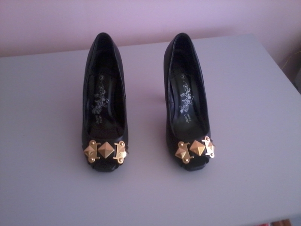 черни обувки sakvartirantkata_2012-06-21_12_25_11.jpg Big