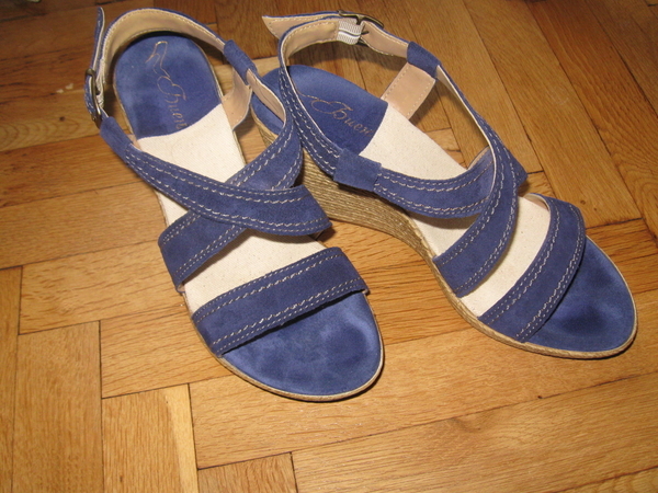 Хит модел Лято 2012! Дамски сандали N:39 велур в страхотно синьо! silff_1.JPG Big