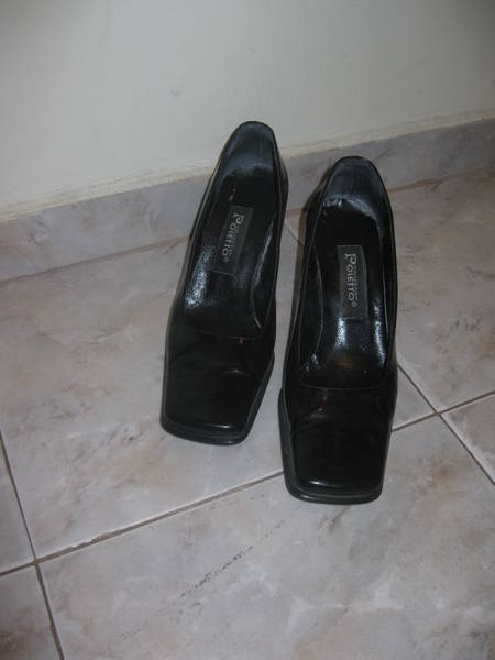 лачени черни обувки 37номер,стелката е 24,5 токчето е 7см IMG_25371.jpg Big