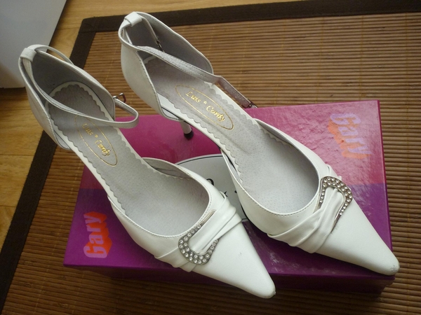 Нови бели обувчици за пролетта естествена кожа-37номер KLUM_P1010911.JPG Big