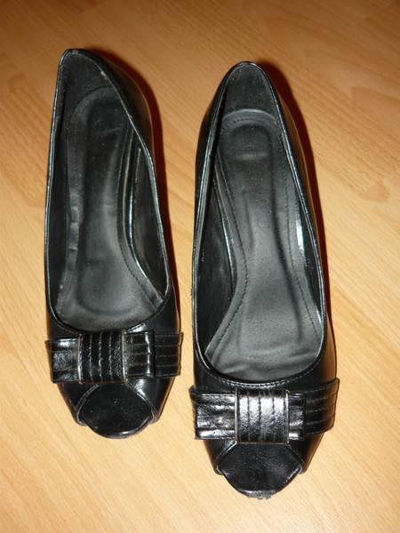 Черни обувки с панделка с пощенските P1090381_Desktop_Resolution_.JPG Big