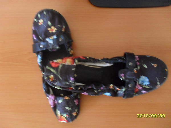 много сладки черни обувки на цветя Picture_1179.jpg Big