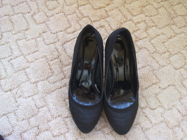 Черни сатенени обувки на ток emilly88_01102011189.jpg Big