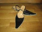 НАМАЛЯМ ЛОТА НА 25ЛВ!!!супер готин комплект обувки от естествена кожа на фирма DIOR 39номер на символична цена от 28лв!!! IMG_00381.JPG