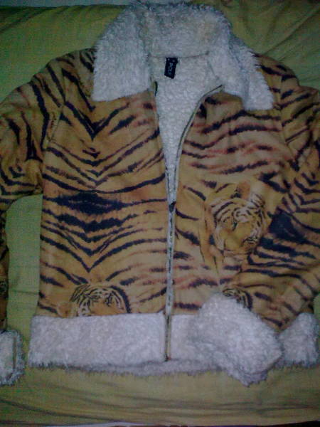 Палтенце в тигров десен 04961.jpg Big