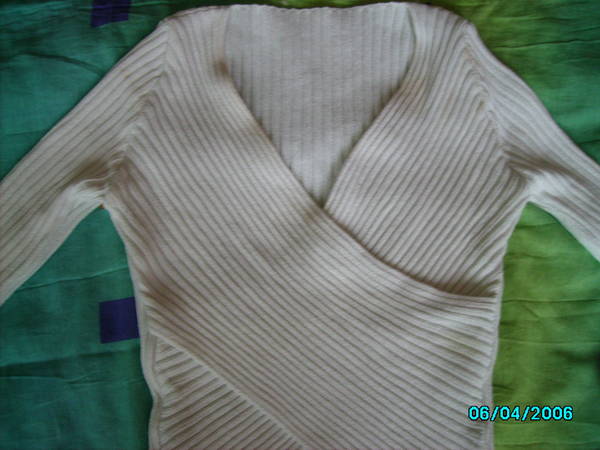 фино бяло пуловерче за слаба мацка-може размяна 26_.JPG Big