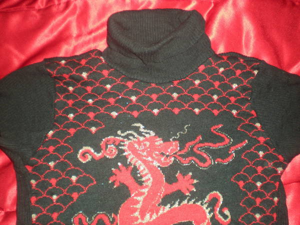 Блузка полуполо машинно плетиво с червен дракон DSCN59911.JPG Big