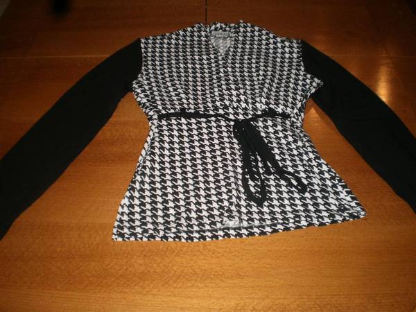 Блузка в черно и бяло PB090081_Large_.JPG Big