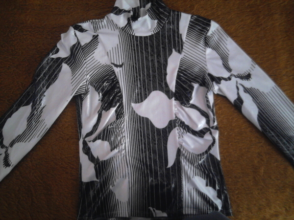 Чисто нова блузка в черно и бяло desita82_0107.jpg Big