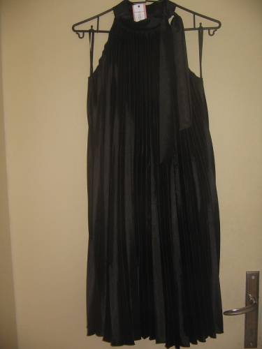 Плисирана черна сатенена рокля IMG_0219-a.jpg Big