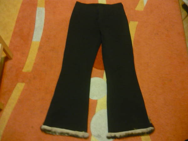 Черен панталон с пухче №42- с пощата P1020758.JPG Big