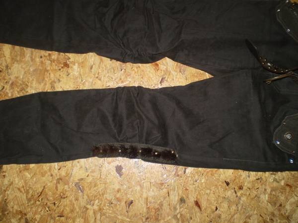 Изчанчен панталон със заешки кожички PB060017_n.JPG Big