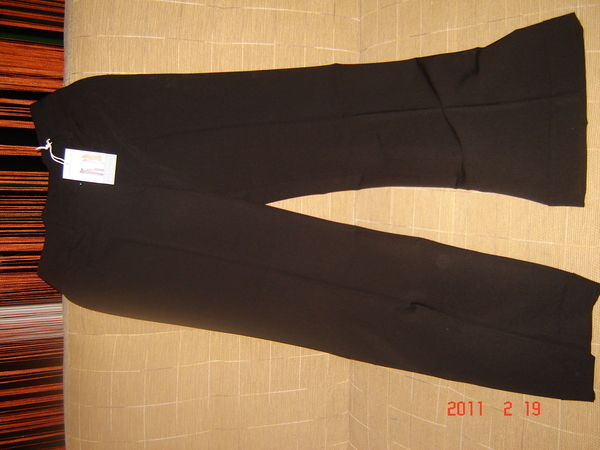 Страхотен черен панталон 34размер,но според мен уголемен-36/38 elifanta_Picture_15821.jpg Big