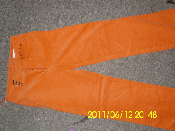 Оранжеви джинси на Qui juju02_IMG_0678.JPG Big