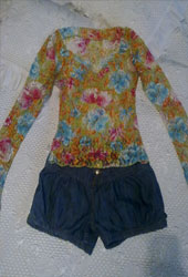 Сладко лотче - дънкови шорти и прозрачна шарена блузка nakiti_eu_0283.jpg Big