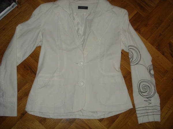 Бяло сако на Vero moda с бродерии DSC07583.JPG Big