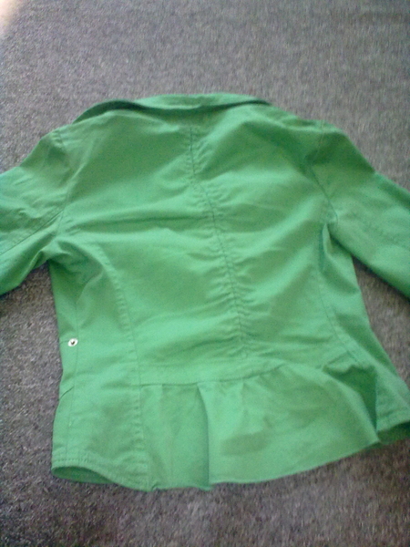 Зелено сако с интересен гръб juju02_30042011122.jpg Big