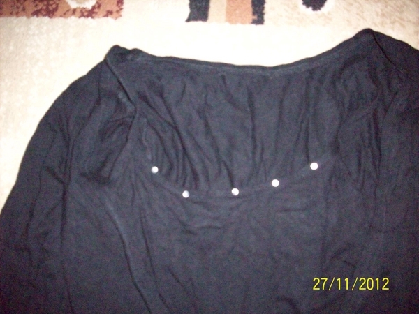 три черни блузки по 4 лв. бройката vikid_100_2810.JPG Big