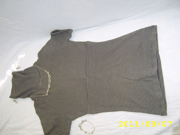 две блузки подарък 2чифта обеци гривна и герданче zerbulova_STA70297.JPG Big