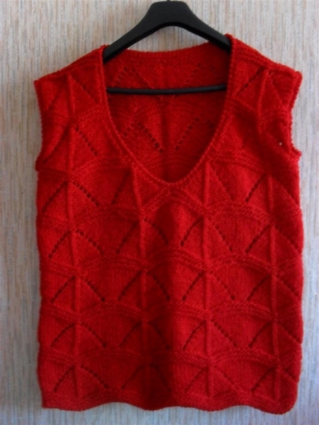 червен ръчно плетен пуловер без ръкави Dulce_Carmen_SDC15774_Large_.JPG Big