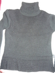 Топъл черен пуловер с кокетни ръкави dioni_025491871.jpg