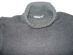 Топъл черен пуловер с кокетни ръкави dioni_025491880.jpg