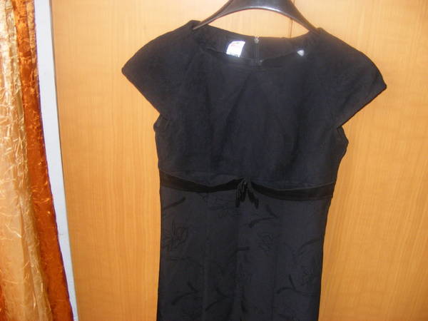 малка черна рокличка 2010_1031_0007.JPG Big