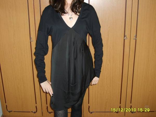 черна туника или по-къса  рокля BENETTON S5005135.JPG Big