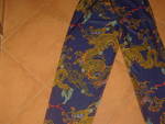 Интересен сатениран панталон с щанповани дракони S7007225.JPG